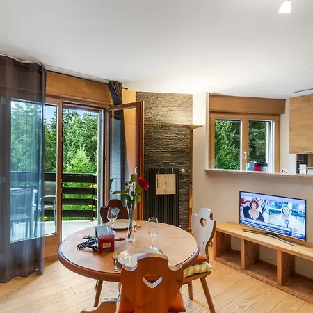 Chaleureux Studio Avec Vue Sur Les Montagnes アパート クラン